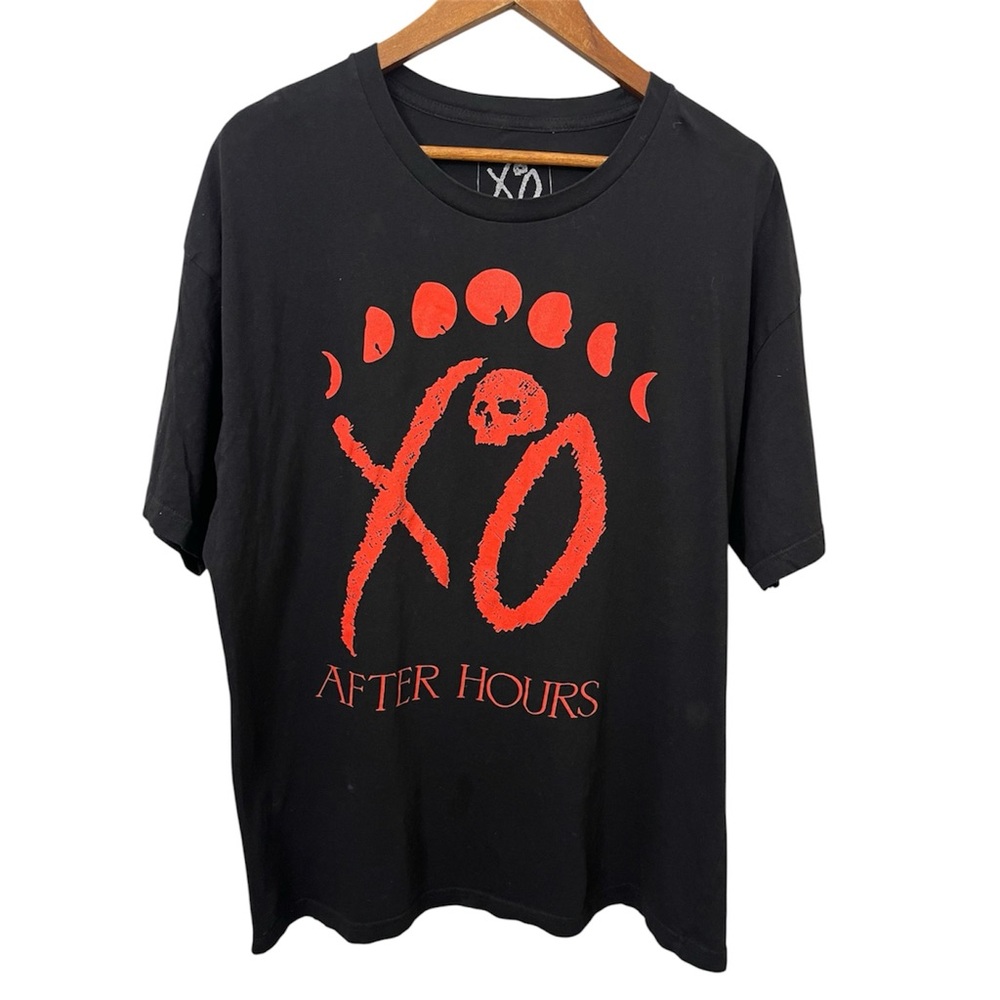 The weekend after hours graphic t shirt size Xl
